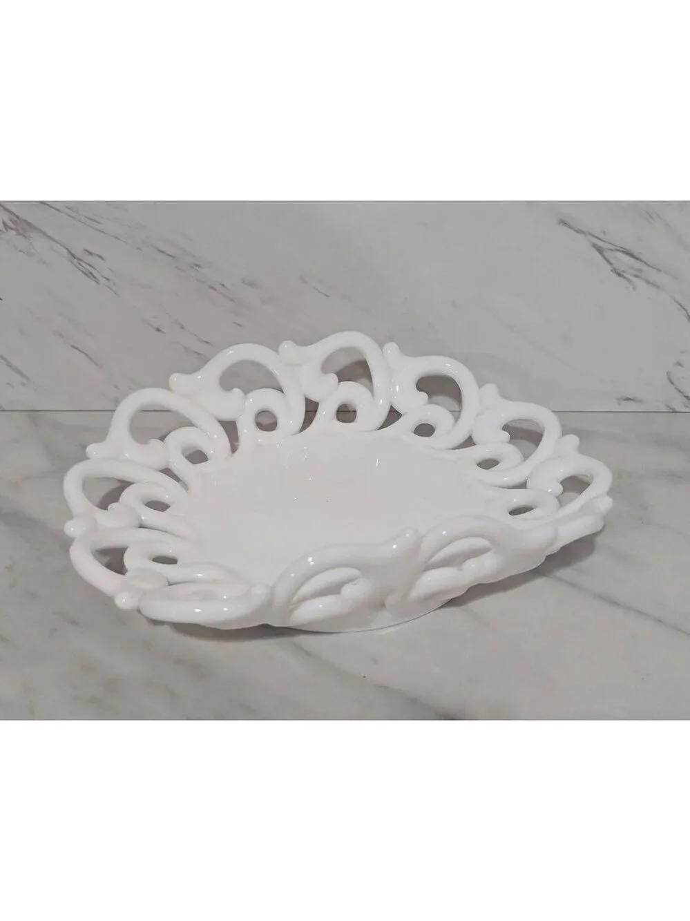 Fostoria Vintage White Milk Glass Folded Fruit Bowl Glassware